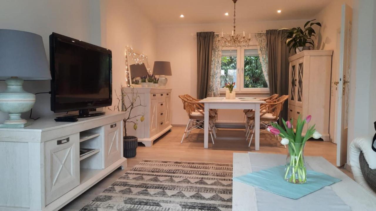 Ferienhaus "Villa Am Eck" Eichenzell Buitenkant foto